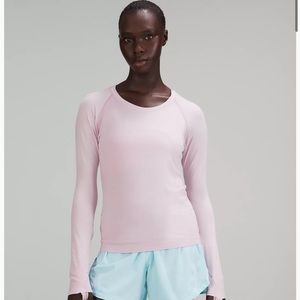 Lululemon 
Swiftly Tech Long Sleeve Shirt 2.0 
Race Length